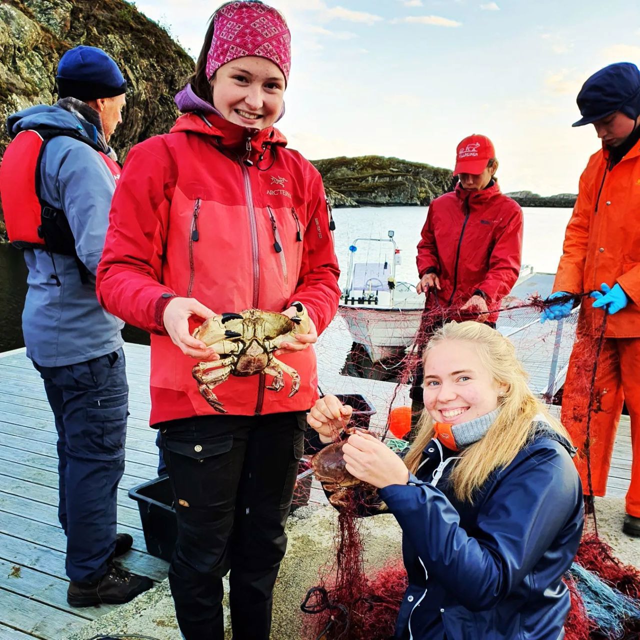 Elevar på krabbefiske.